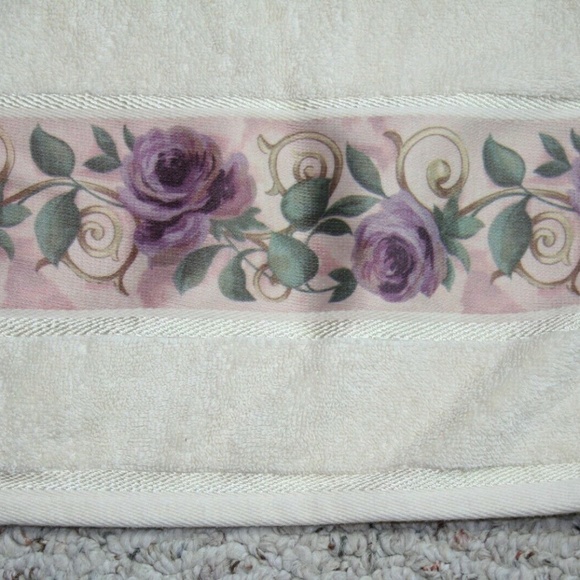 Croscill Bath Vintage Croscill Chambord Towels Bath Floral Set